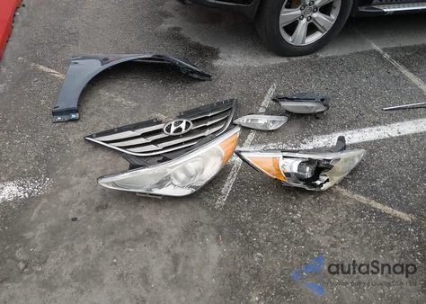 2013 Hyundai Sonata Limited z USA, uszkodzony, nr VIN 5NPEC4AC7DH544615